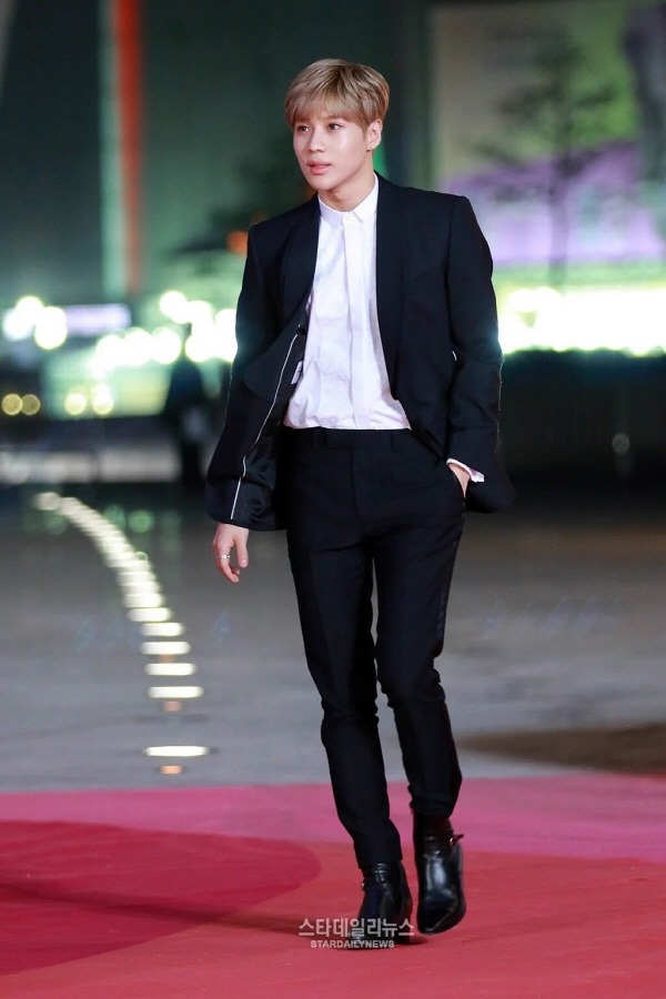 오늘자 SIA 샤이니 태민.gif | 인스티즈