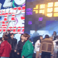 엔딩무대 때 구석에서 이상한 행동하는 마마무 | 인스티즈