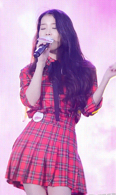 아이유 씰룩씰룩.gif | 인스티즈