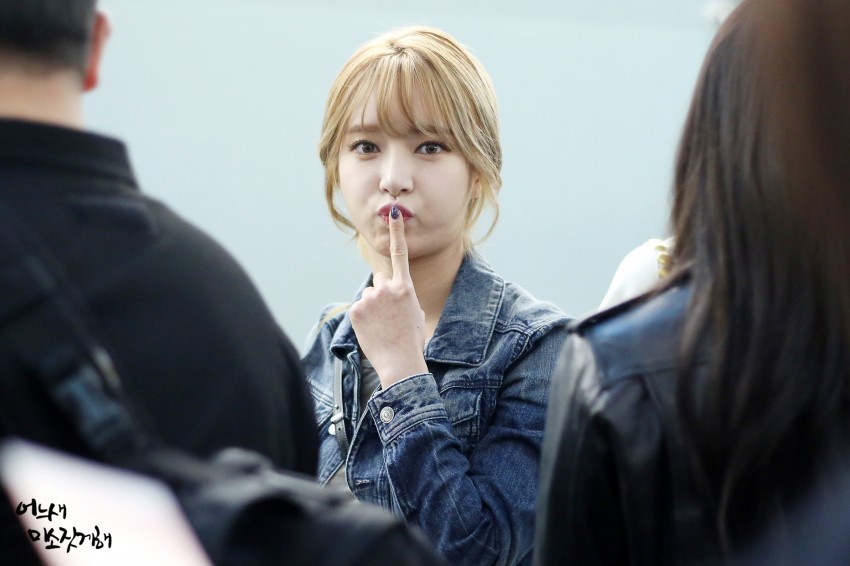 160317 오늘(3월 17일)자 홍콩 출국하는 초아 (사진&움짤/살 많이 빠짐).gif | 인스티즈