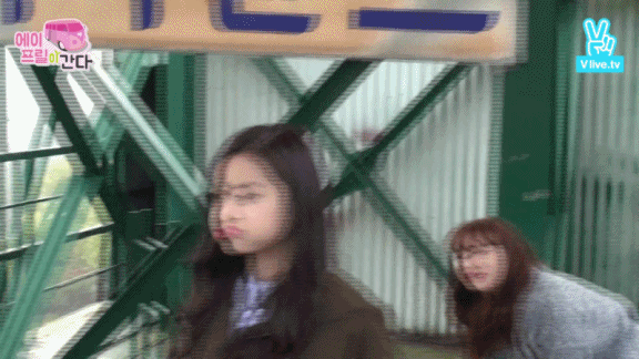 에이프릴 고3 현주.gif | 인스티즈
