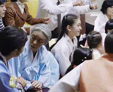 영화 국제시장에 나왔던 전소미.gif | 인스티즈