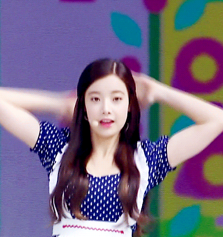 에이프릴 고3 현주.gif | 인스티즈