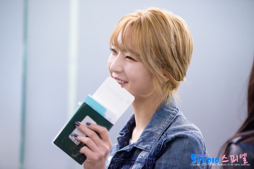 160317 오늘(3월 17일)자 홍콩 출국하는 초아 (사진&움짤/살 많이 빠짐).gif | 인스티즈