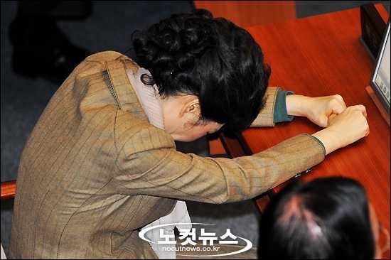 [새누리개판&톡] 제가 아는 누나가 이상해요; 절 싫어하는 걸까요? | 인스티즈