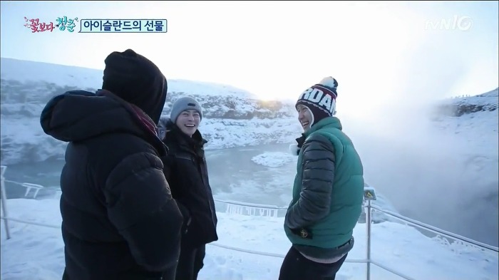 [꽃보다청춘] 세남자의 핫팩 사용법.jpg | 인스티즈