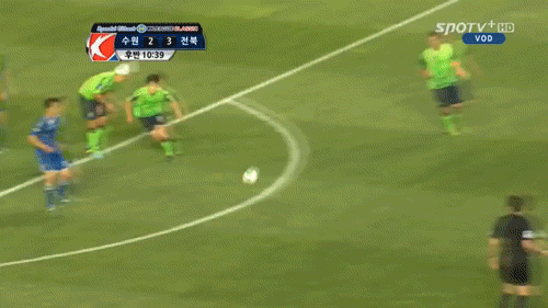 2013년 6월 26일 수원-전북 문제의 그 장면.gif | 인스티즈