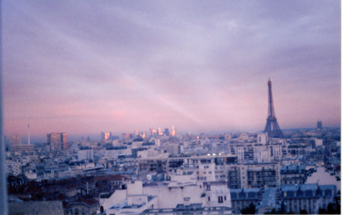 천천히 걸으면서 너를 추억한다 별처럼 아득하게 네가 내 머리위에 떠 있는 밤이다﻿﻿ | 인스티즈