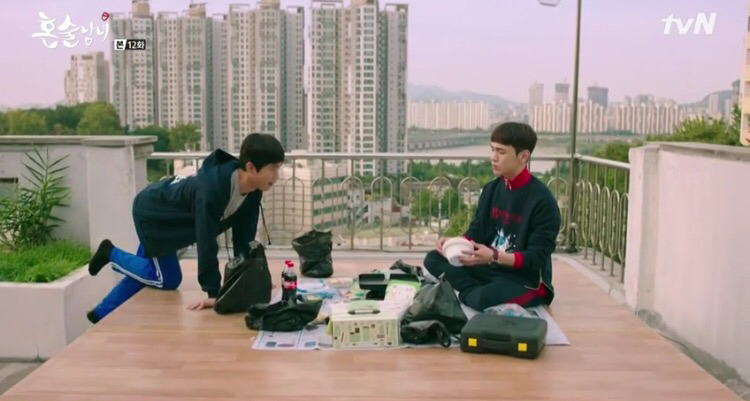 [혼술남녀] 공시생 3인방과 노량진 핵미모 정채연의 생일파티 | 인스티즈