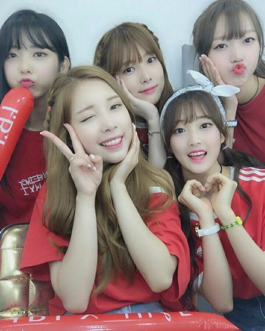 I.B.I 윤채경 인스타 업데이트 (feat. 퀵빛짹푼핸) | 인스티즈