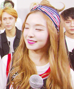 머리띠 한 아이린.gif | 인스티즈