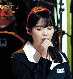교복 아이유.gif | 인스티즈