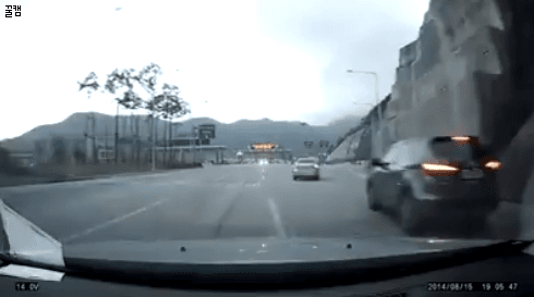 톨게이트 요금소에서 역주행하는차량... 완전어이없음 | 인스티즈