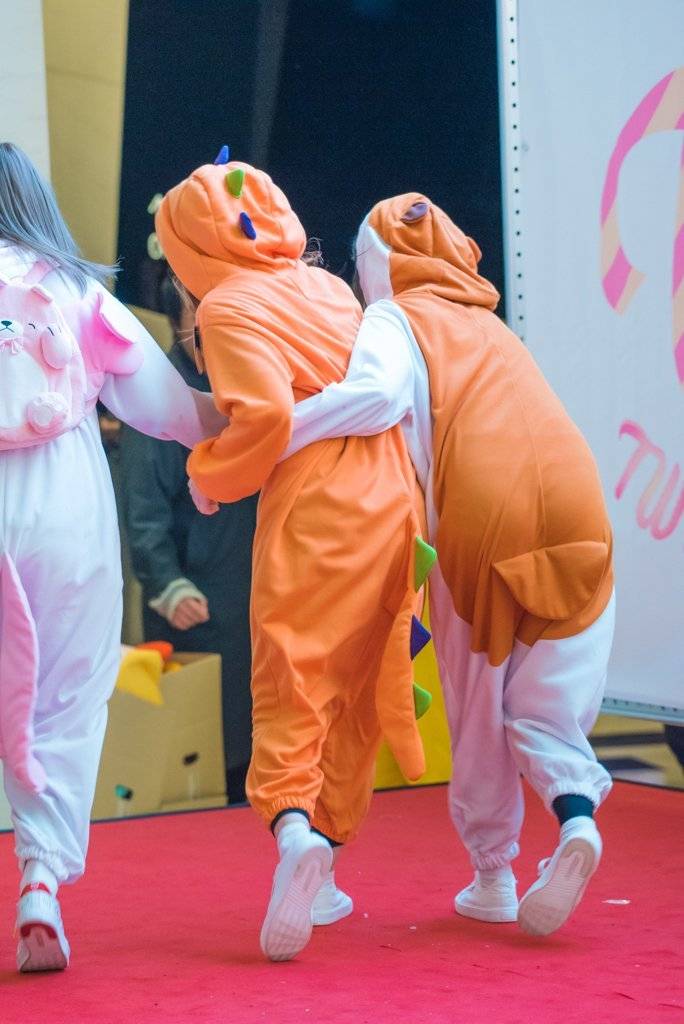 [트와이스] 떨어진 파이리를 줍는 다현이(폭주하는 둡ㅋㅋ) | 인스티즈