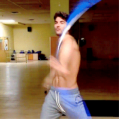 봉 돌리는 남자.gif | 인스티즈