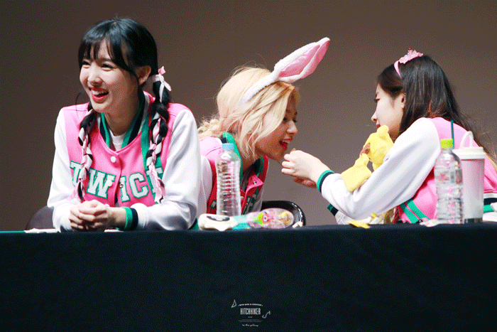 가만히 있어도 억울해지는 사나.gif | 인스티즈