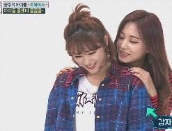 친구끼리 애정표현으로 못하는 사람은 절대 못하는 것.gif | 인스티즈