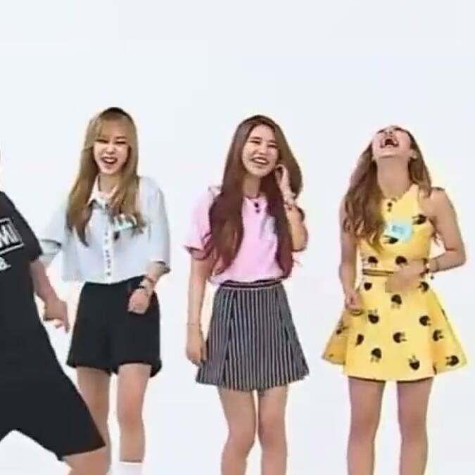 웃을때 누가 뒤에서 잡아땡기는 마마무 휘인.jpg | 인스티즈