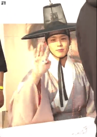 오늘자 경복궁에 간 박보검 | 인스티즈