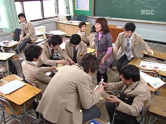 [거침없이하이킥] 학생들 제압하려다가 망신만 당하는 서선생ㅋㅋㅋㅋㅋ.jpg | 인스티즈