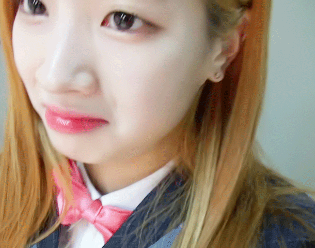 [트와이스] 모모의 모기 이야기에 리액션 하는 다현이 | 인스티즈