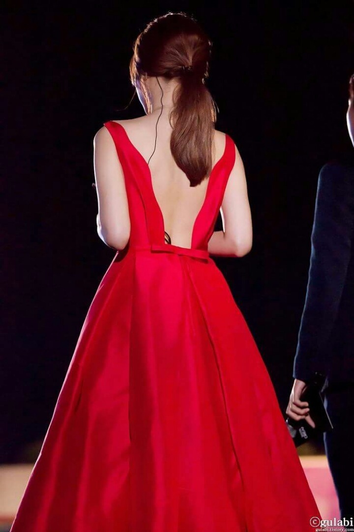 몸매라인이 예쁜 드레스 손나은.jpgif | 인스티즈