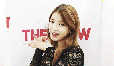 귀여움과 섹시함이 공존하는 아이유.jpgif | 인스티즈