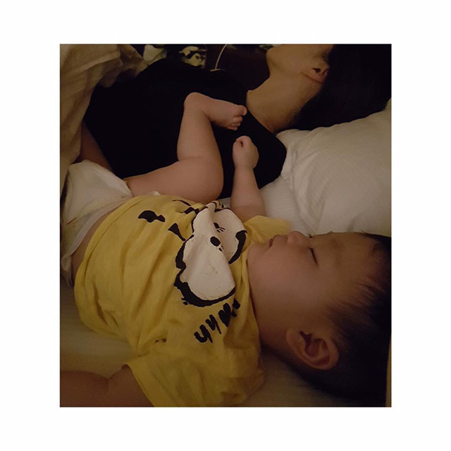 [이현이외] 이현이 인스타그램에 올라온 아들 파인애플군 사진들.jpg | 인스티즈