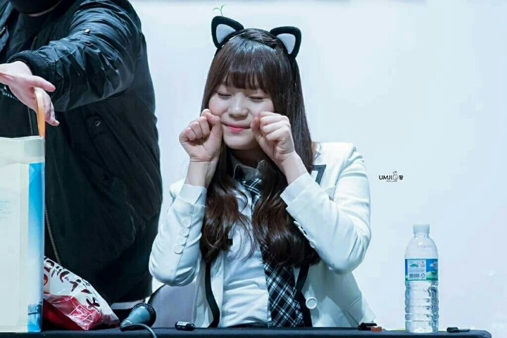 여자친구 엄지 | 인스티즈