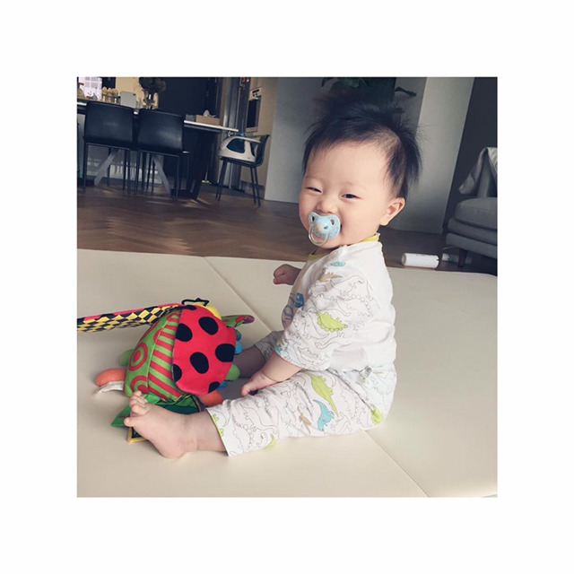 [이현이외] 이현이 인스타그램에 올라온 아들 파인애플군 사진들.jpg | 인스티즈