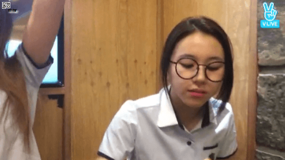 밥 먹는 트와이스 급식단 | 인스티즈