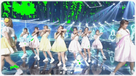 [움짤] 뮤직뱅크에서 한복을 입고 무대를 가진 우주소녀.gif | 인스티즈