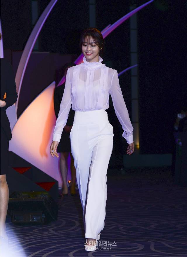 오늘 앞머리 자르고 온 설현 | 인스티즈