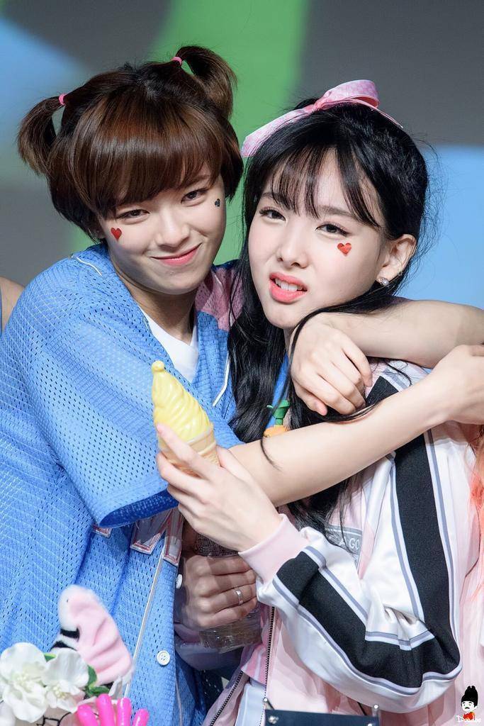 [트와이스] 팬심이 깊어질수록 괴롭히고 울리고 싶은 아이돌 | 인스티즈