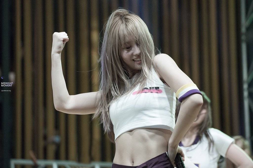 트와이스 복숭아 모모 | 인스티즈