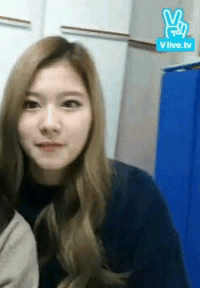 남자들이 전형적으로 좋아할만한 상냥한 여자같은 트와이스 멤버.gif | 인스티즈