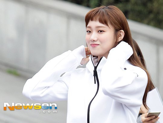 오늘자 이성경 근황 | 인스티즈