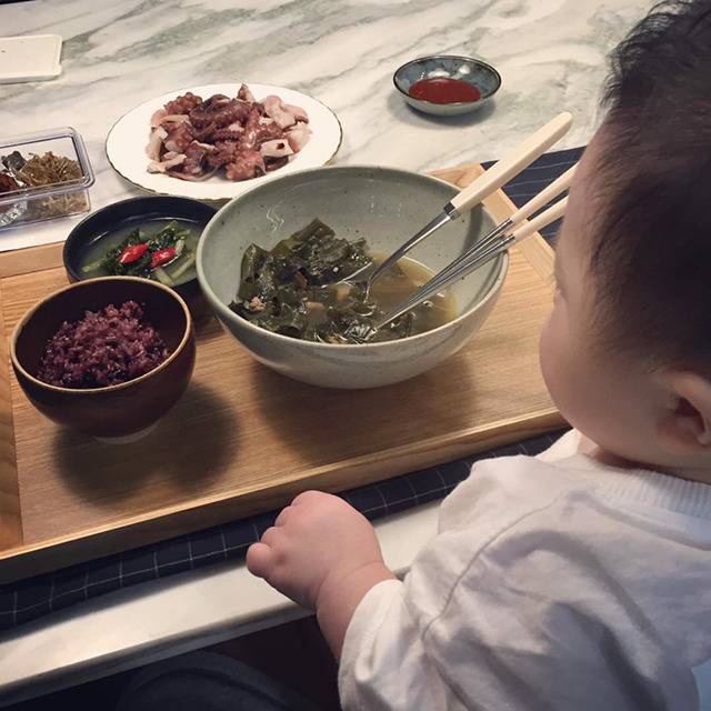 [이현이외] 이현이 인스타그램에 올라온 아들 파인애플군 사진들.jpg | 인스티즈