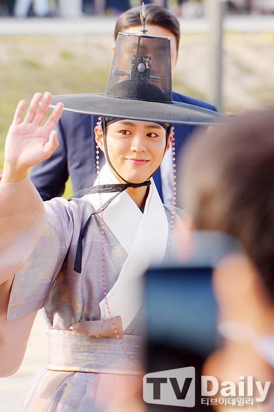 오늘자 경복궁에 간 박보검 | 인스티즈