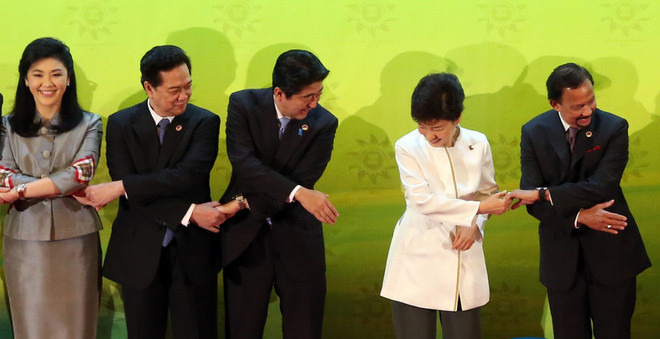 박근혜와 악수 | 인스티즈