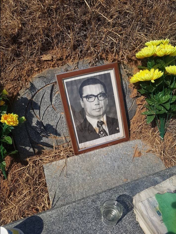 박근혜 탄핵 다음날 김재규 무덤 | 인스티즈