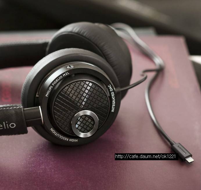 점점 완성되는 아이폰 7과 악세사리들(이어팟,케이스).jpg | 인스티즈