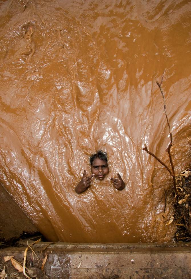 홍수에 떠내려가는 상남자 | 인스티즈