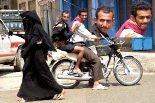 여자들 시선강간 당하기 싫으면 노출있는 옷을 입지마 | 인스티즈