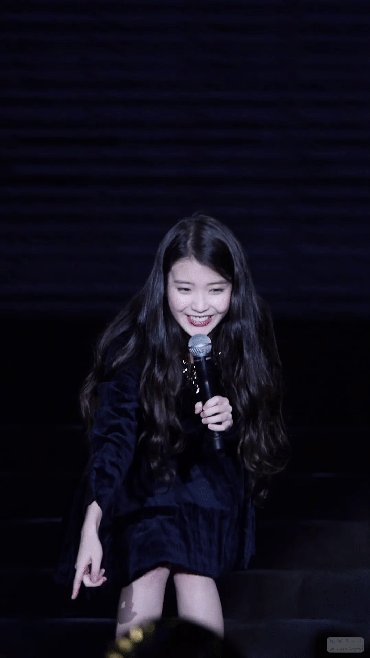 아이유가 물 달라했더니 포탄던짐 | 인스티즈