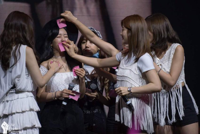 걸그룹 계의 쭈구리 | 인스티즈