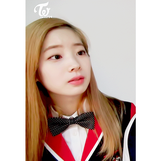 [트와이스] 모모의 모기 이야기에 리액션 하는 다현이 | 인스티즈