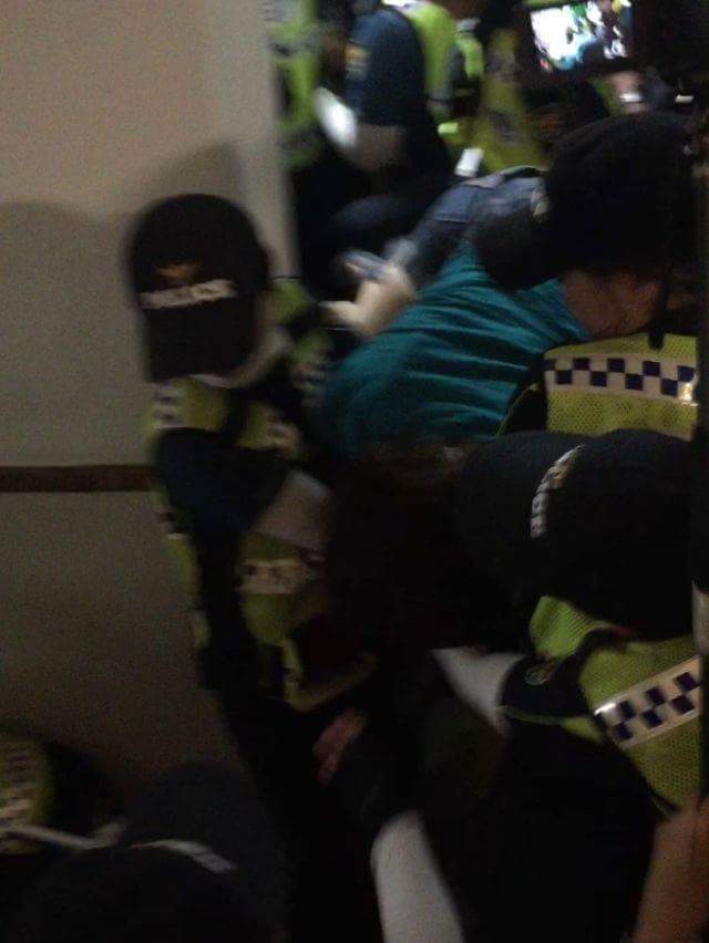 이화여대 미래라이프 반대 시위 경찰 투입 전후의 모습 및 미래라이프 반대자들에 대한 학교측과 교수들의 언급 +미래라이프사업에 대한 추가 설명 | 인스티즈