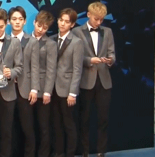 남자아이돌의 흔한 장난 | 인스티즈