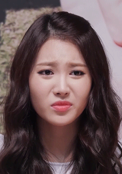 표정이 다양한 유라 | 인스티즈